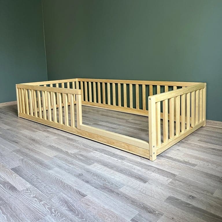 Eco Kids Universe Vloerbed met Reling en Deur Tweepersoons