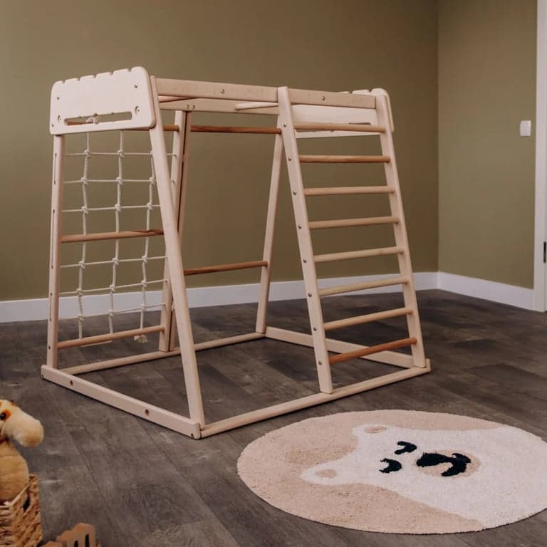 Wood and Hearts Binnen Jungle Gym met Trapeze