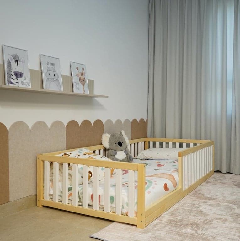 Kids Universe Vloerbed met Relingen 200 x 140 cm Witte Spijlen Geen Deur