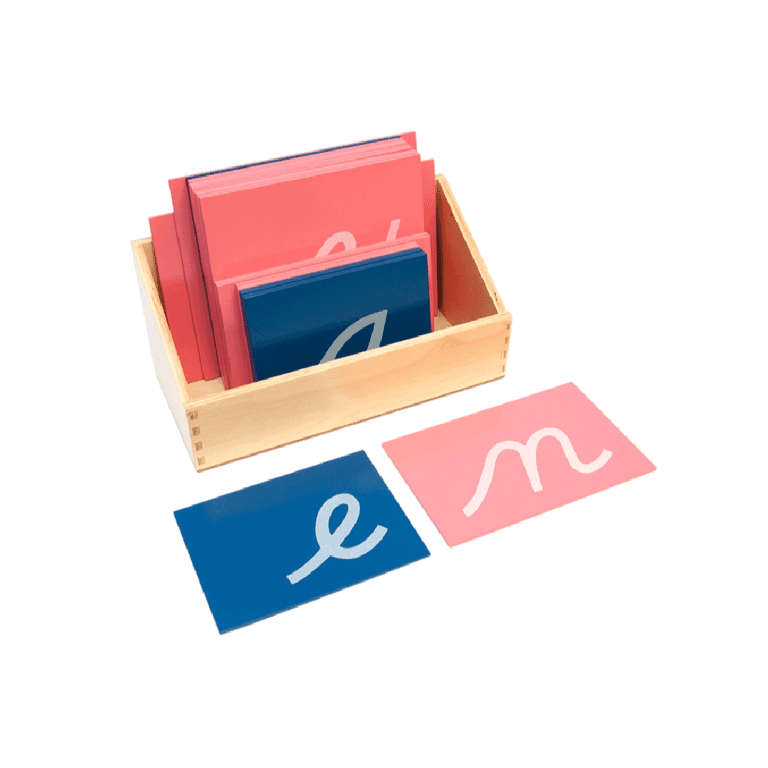 Alison's Montessori Kleine Cursieve Schuurpapieren Letters met Kistje