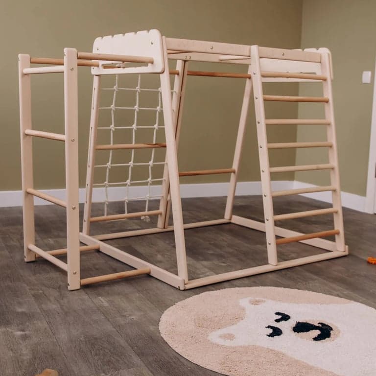 Wood and Hearts Indoor Jungle Gym met Trapeze en Ladder
