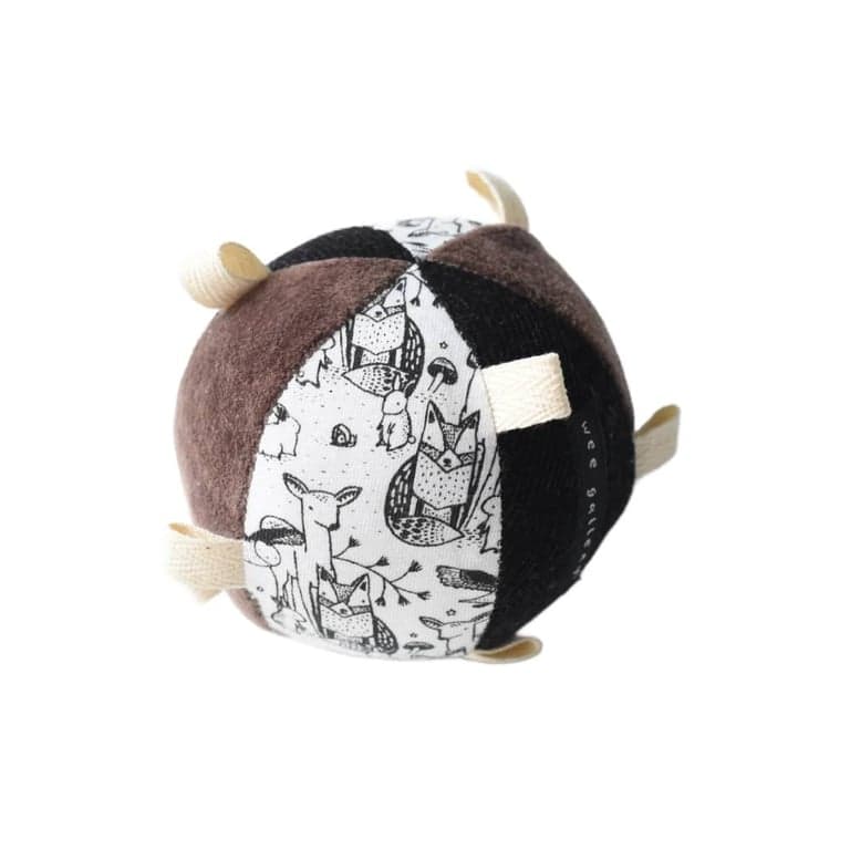 Wee Gallery Taggy Bal met Rammelaar Woodland
